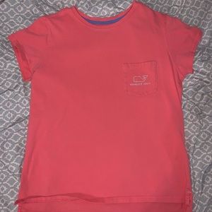 vineyard vines t-shirt